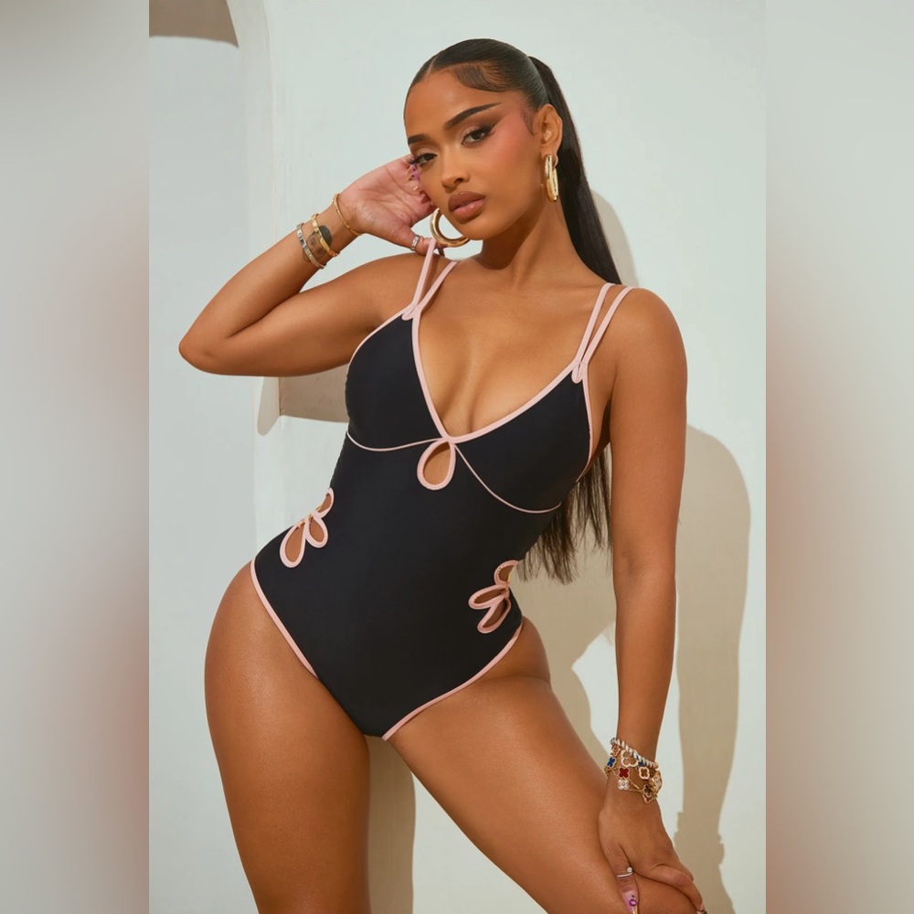 *Brand New* Beautiful Swimsuit